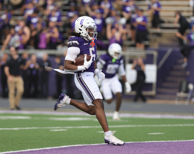 SFA Holds Off Incarnate Word, 28–26, to Remain Unbeaten